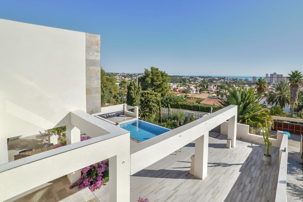 كاليبي Villa Royale Private Pool Top Of The Hill Superb Views المظهر الخارجي الصورة