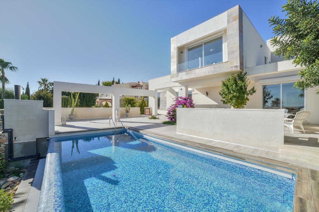 كاليبي Villa Royale Private Pool Top Of The Hill Superb Views المظهر الخارجي الصورة
